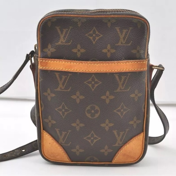 Authentic Louis Vuitton crossbody bag - Picture 2 of 16